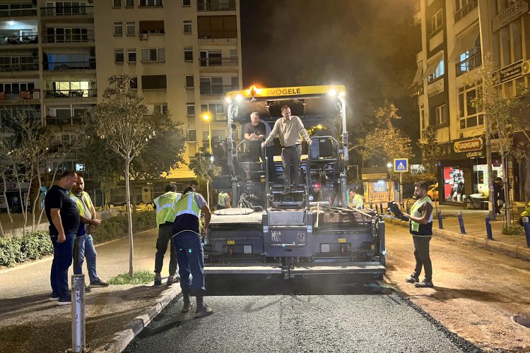 Bornova’da Okullara Öncelik Veren Yol Çalışmaları: Ekipler Gece Gündüz Demliyor
