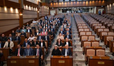 İstanbul Belediyesinde Kayyum Gerginliği ve Meclis Krizi: Partilerin Rolü ve Şehir İçin Acil Çözümler