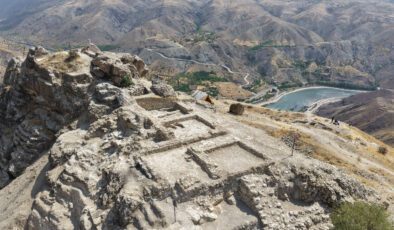 Palu Kalesi’nde Kazılarda Tarihin Katmanları Gün Yüzüne Çıkıyor