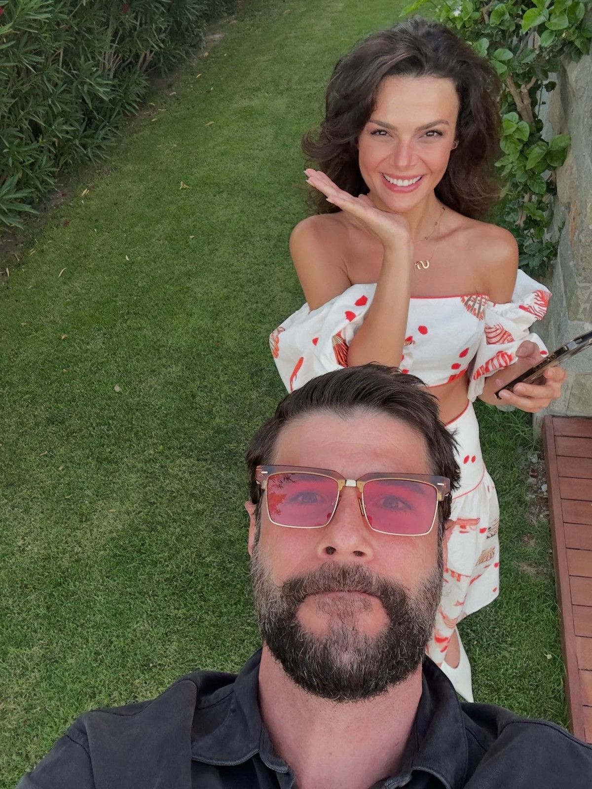 Uzak Şehir'de Çekimler Sırasında Aşk Mevsimi: Sinem Ünsal ve Berk Cankat'ın Gece Sohbeti